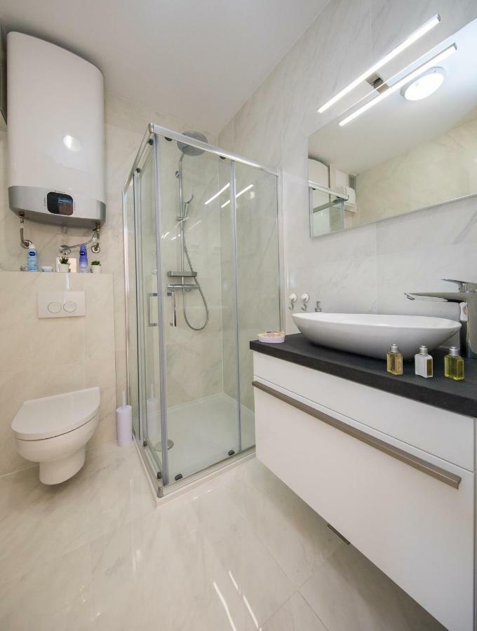 دوبروفينك Apartment The First المظهر الخارجي الصورة