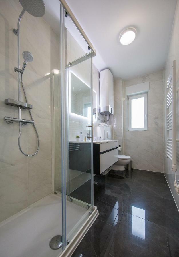 دوبروفينك Apartment The First المظهر الخارجي الصورة