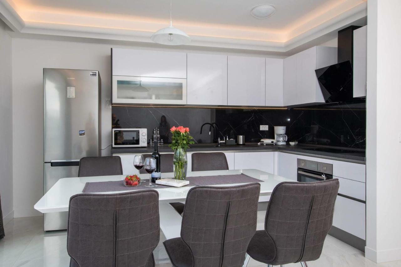 دوبروفينك Apartment The First المظهر الخارجي الصورة