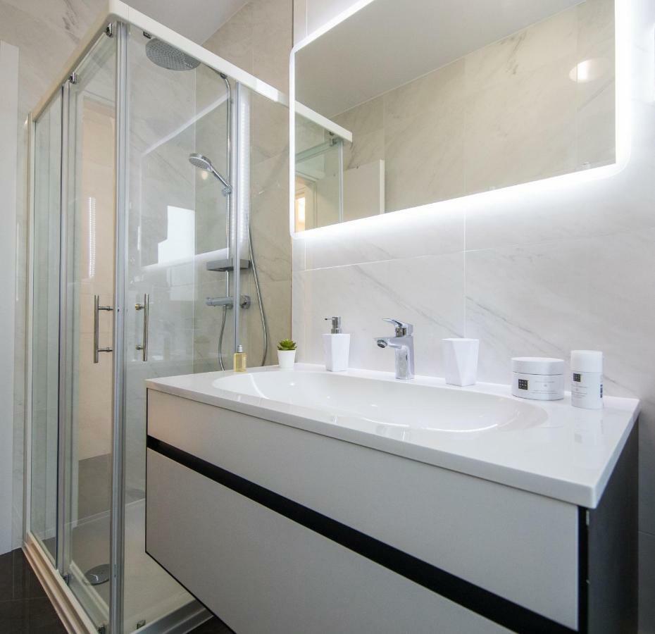 دوبروفينك Apartment The First المظهر الخارجي الصورة