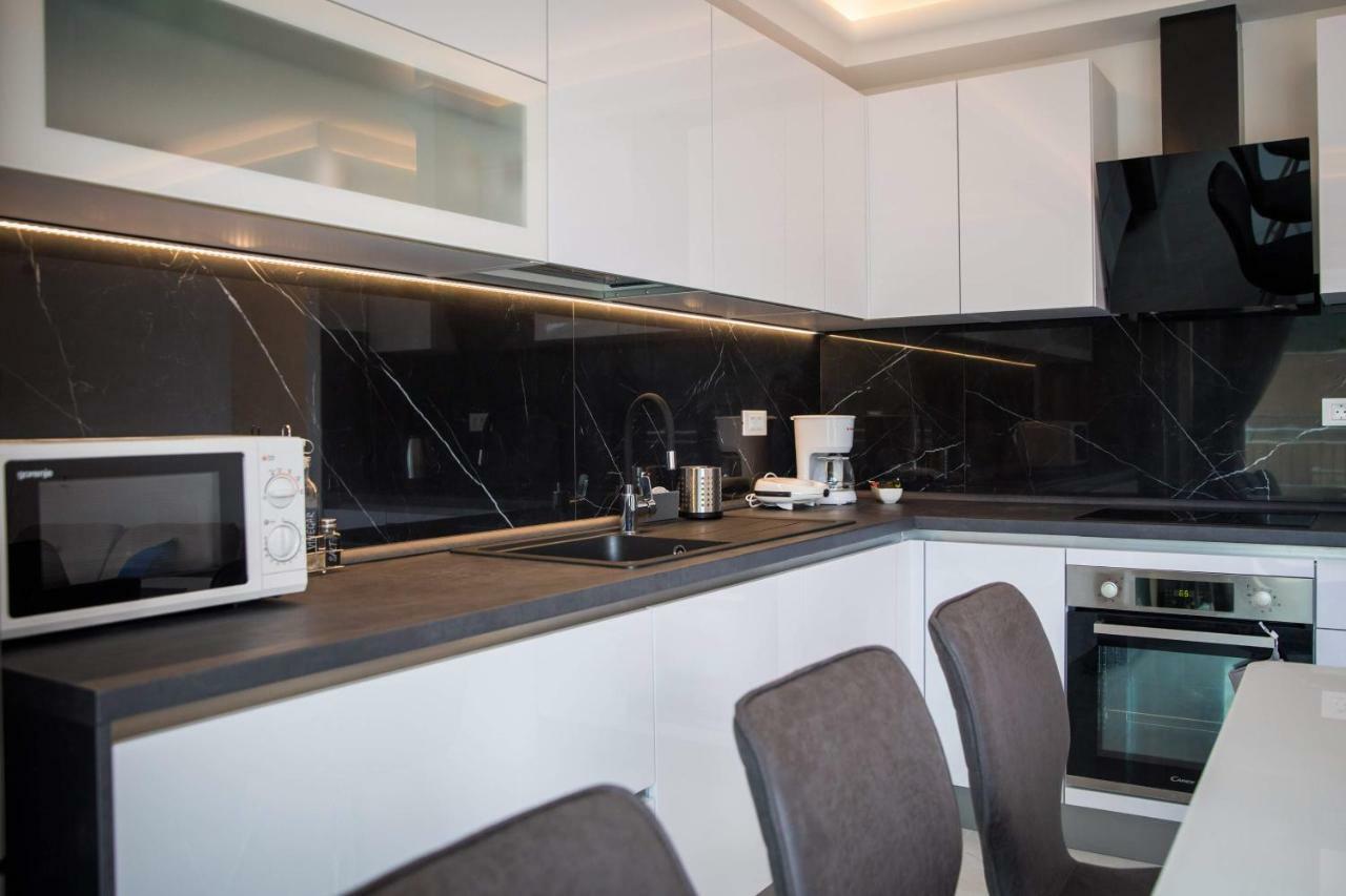 دوبروفينك Apartment The First المظهر الخارجي الصورة
